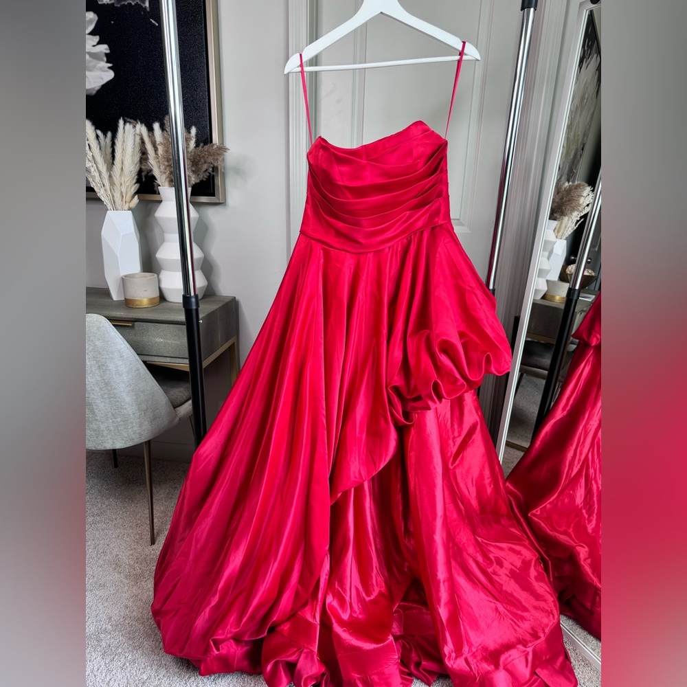 Red asymmetrical dress - Mac Duggal - Picture 2 of 5